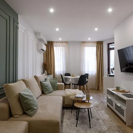 Bonbon Next To Gondola Appartement