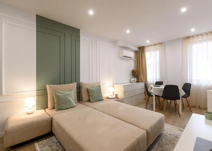 Bonbon Next To Gondola Apartmán